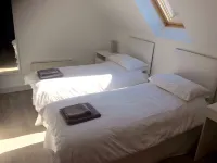 Beautiful apartment, sea view from the balcony, vaulted ceilings,  well equipped Hotels in Mundesley