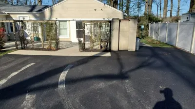 3 bed 1 bath apartment "unit 2" Located in Lewes