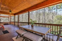 Serene Mountain Lodge: HotTub, FirePit, Game Room Minutes from Downtown Ellijay