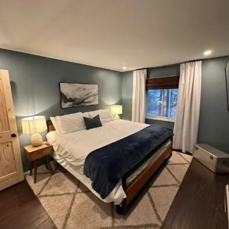 Newly Renovated Ski House in Windham