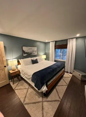 Newly Renovated Ski House in Windham