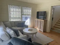 Bright and Airy Beach House-close to beach and inlet for paddleboard/kayaking