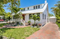 Historic MamaDear House, Boca Grande Island w/private pool, 5min stroll to beach Hotels near Gasparilla Island Lighthouse