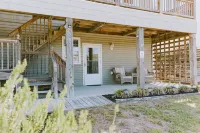 Beautiful Budget Oasis & Pup-Friendly Oceanside Retreat! Walk-in Shower & More!