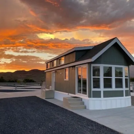 Cozy Stay in a Fun Tiny Cottage! BRAND NEW