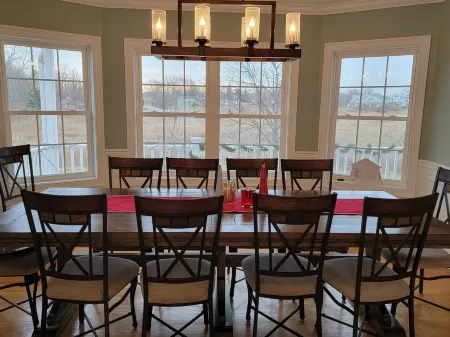 4000+ SqFt Home. Amazing Views, Private,  Close to Downtown and Yale Univeristy