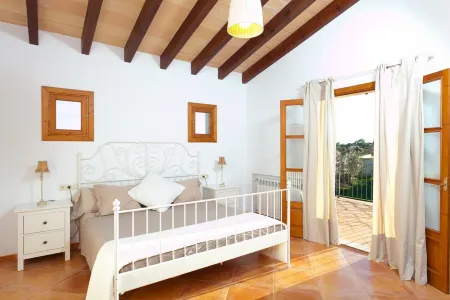 Finca-Villa Son Drach, large private pool 12x4m, wifi, BBQ, 2 km beaches Отели рядом с достопримечательностью «Porto Cristo Beach»