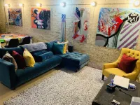 Artistic 2-Bedroom Loft Downtown Hotels in 