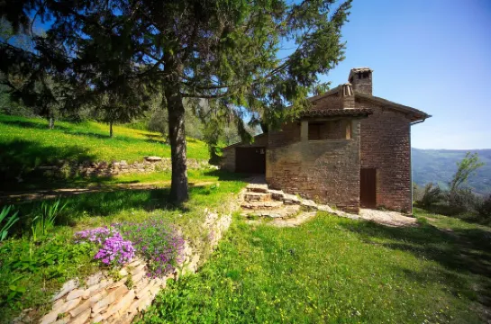 Art, nature and peace upon the mountain of St. Francis.