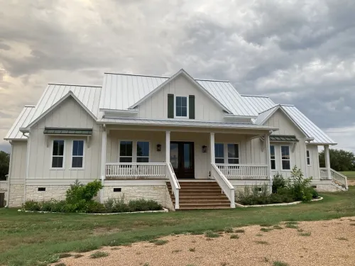 Spacious 4 Bedroom House - 3/4 Mile to Round Top Center! - 4-Star