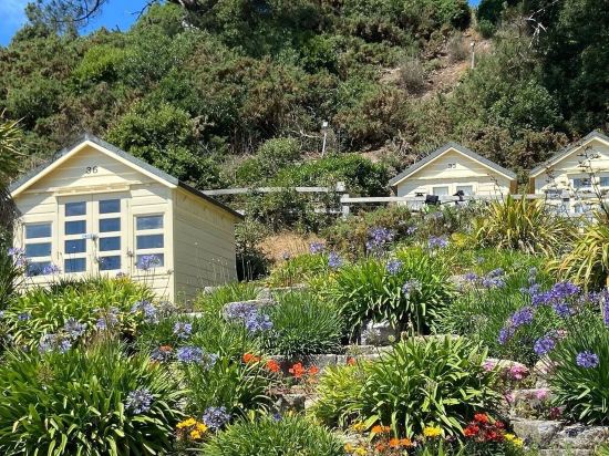 2 Beach Retreat - 400m Walk to Beach, Luxury 2 Bed Family Friendly Apartment