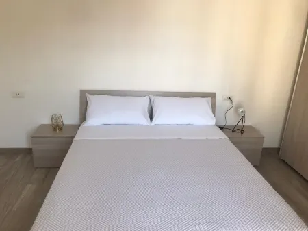 Domus127 | Apartment + terrace