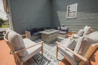 Lake Wawasee FROG House, Surround Sound & Bikes Hotel a Syracuse