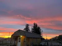 Cozy cabin with 1 bedroom and WiFi, AC in pleasant Oakley Hotels near Milner Historic Recreation Area