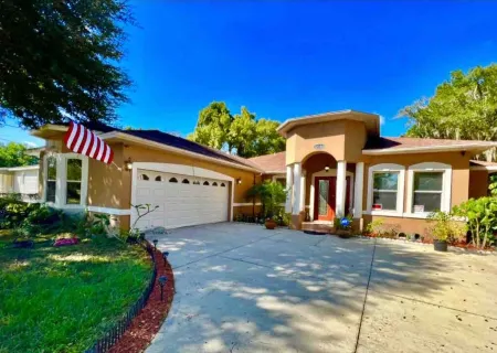 Tampa Bay Perfect location for a safe vacation! 5 bedrooms, ,3.5 bath ,sleeps14 Отели в г. Лейк-Магдалин