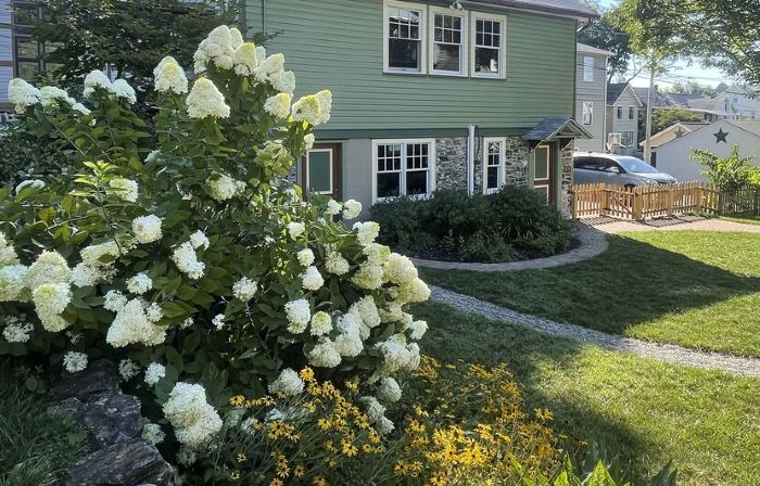 Charming Carriage House in the Heart of Kennett