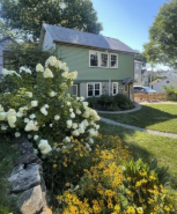 Charming Carriage House in the Heart of Kennett