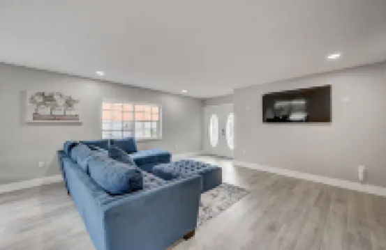 Modern cozy home! Single Family with game room, Pool & Patio.