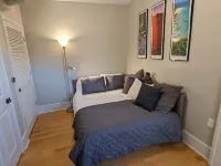Gorgeous 2BR downtown condo near EVERYTHING!