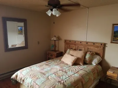 Resort Condo/Relax/ enjoy the outdoors/mountains. Easy access in Winter/ Ruidoso