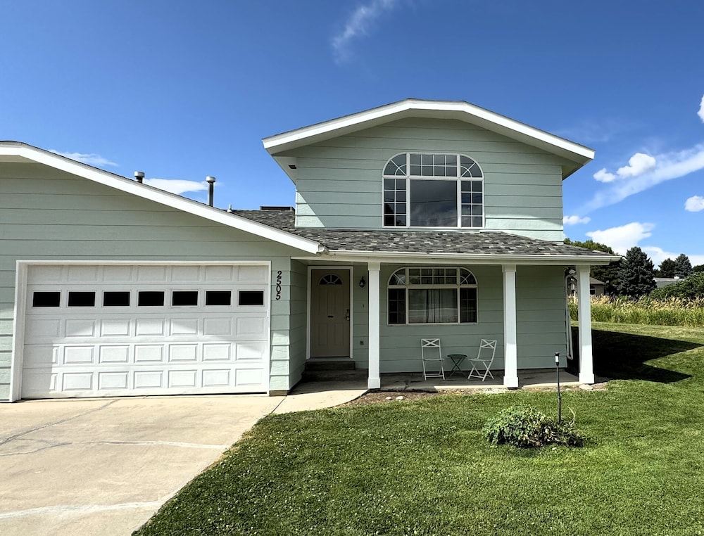 Caddy Shack 2- Charming 3-bedroom totally remodeled with AC and WiFi in Montrose