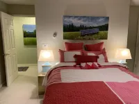 Spitfire Retreat on Champlain. Less than an HOUR TO WHITEFACE Mtn.or Montreal. Отели в г. Clinton County