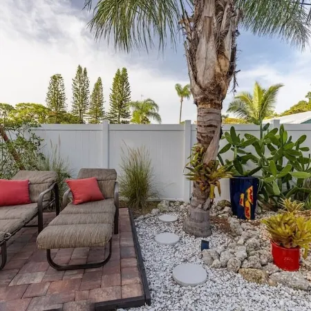 Luxury Resort Style, Heated Pool, 10 Mins to Gulf Mexico Beaches