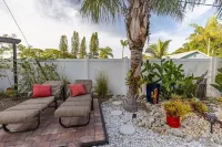 Luxury Resort Style, Heated Pool, 10 Mins to Gulf Mexico Beaches