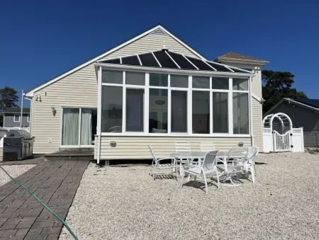Family size Beach house located right on the lagoon