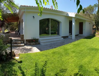 VILLA LU IMPOSTU swimming pool, sea view, 5bathrooms, terrace, garden, solarium Parco pubblico con giochi per i bambini附近的飯店