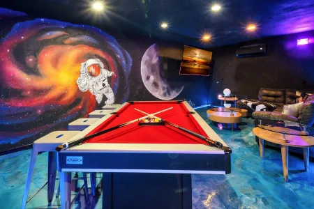 Peaceful and Quiet Hill Country Getaway with Stunning Views