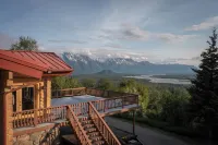 Luxurious Cabin in Alaska w/ Hot Tub & Cedar Sauna - Chalets