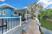 Castaway Cove- The Perfect Getaway