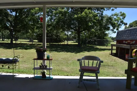 OWL LITTLE LAKE HOUSE A FUN WALK TO SANDY BEACH