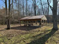 Quiet Cabin on Walnut Creek, Covered Deck, Hot Tub, Swimming Hole, Shelter House