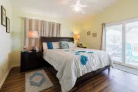 Cheerful & Cozy 3 Bedroom Home Walking Distance to Little Bay!