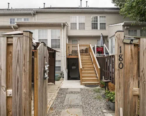 Charming 1 Bedroom Apt- Best Location Near Downtown Frederick & DC 프레더릭 호텔