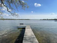 Breathtaking!  4BR/3BA Cabin - 30ft from lakeshore on Alexandria Chain of Lakes