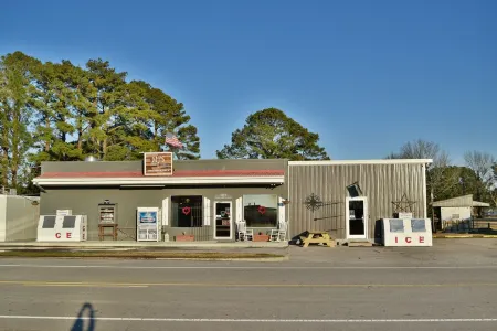 3bd, 1ba across from Pocosin Lakes Wildlife Refuge