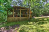 Quiet cabin in the woods, only 10 min from downtown Helen