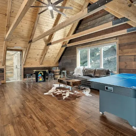 "LAKEVIEW": No Steps, Hot Tub, Boat/Swim Dock, Elevator