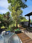 Lodge Overlooking Fishing Lake. Hot Tub & Fishing Peg