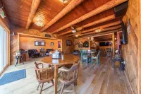 Lake Nahwatzel Resort, Cabin #3, Shared Dock just steps away!