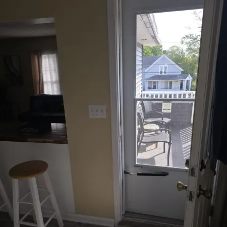 Cozy 2-bedroom newly renovated with balcony and updated kitchen and bath.