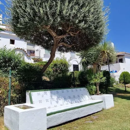 charming, quiet , white house in the center of Marbella