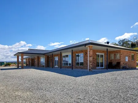 George River Park (Prestige House, 100 Acres, Animals, Bay/Mountain/Town Views)