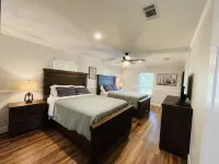 15 ACRE RIVER FRONT CABIN HOUSE ON THE SUWANNEE, WITH SPRING WALKING DISTANCE