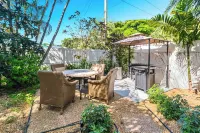 The Ideal Coastal Retreat: Beach/Casino/Marina