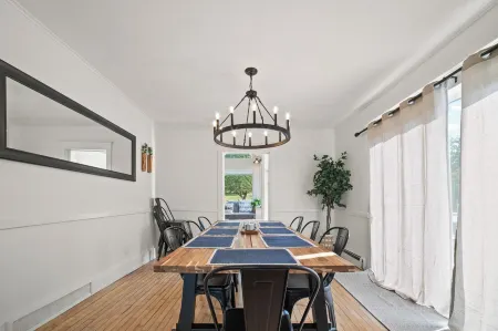 Farmhouse 1918 - Luxe 5-Bedroom Retreat on 4.5 Acres in Beautiful Boyne City