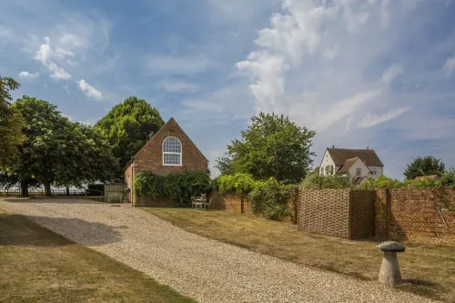 Country cottage with beautiful views Hotels in Thatcham